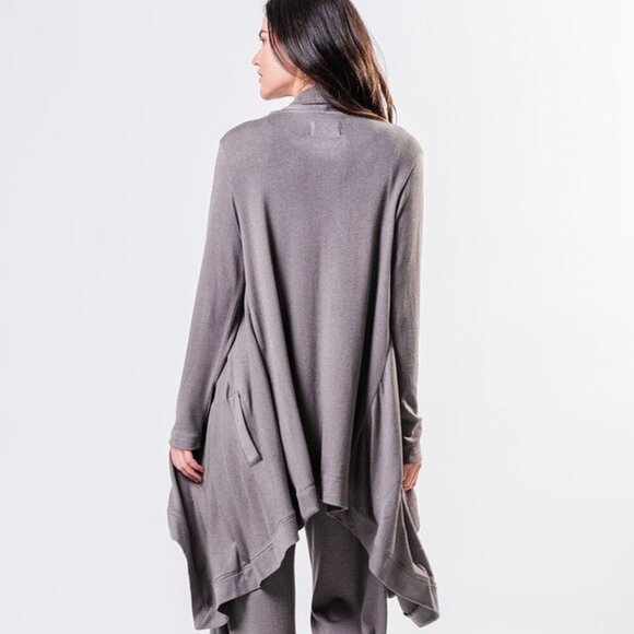 SOUTHCOTT "Go To" Cardigan in Olive Green - Picture 3 of 9